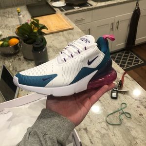 Nike 270 Women’s Size 7